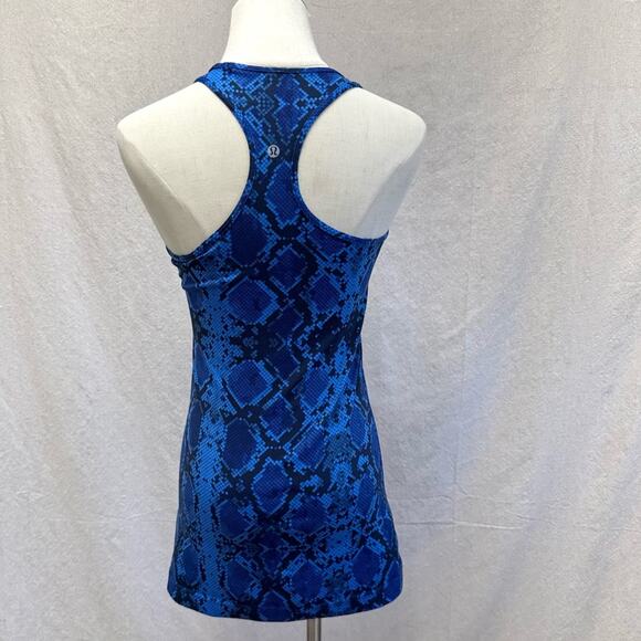 Lululemon Set of 2 Cool Racerback Tank in snakeskin print blue/berry size 6 & 8 - Picture 13 of 16